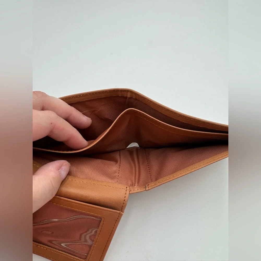 Old South Leather Bi-Fold Wallet